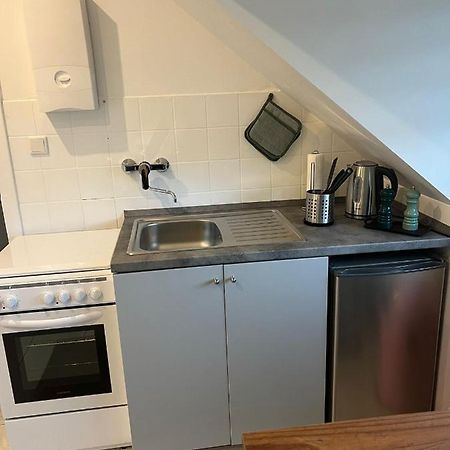 25 Qm Ferienwohnung Neuss Furth Exterior foto