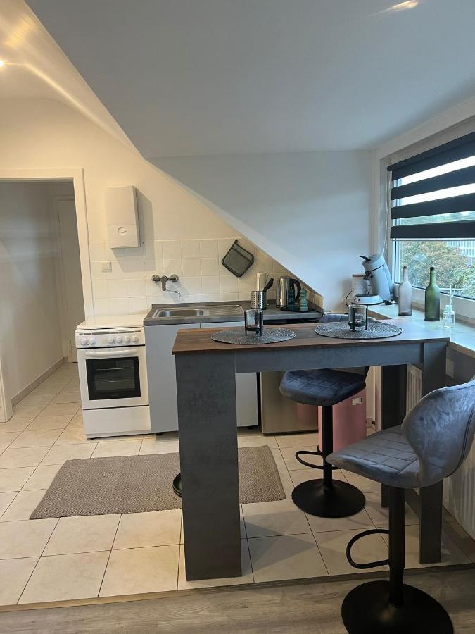 25 Qm Ferienwohnung Neuss Furth Exterior foto