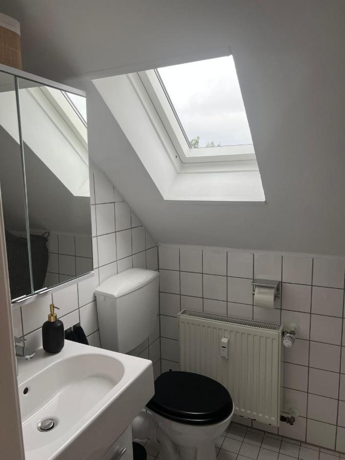 25 Qm Ferienwohnung Neuss Furth Exterior foto